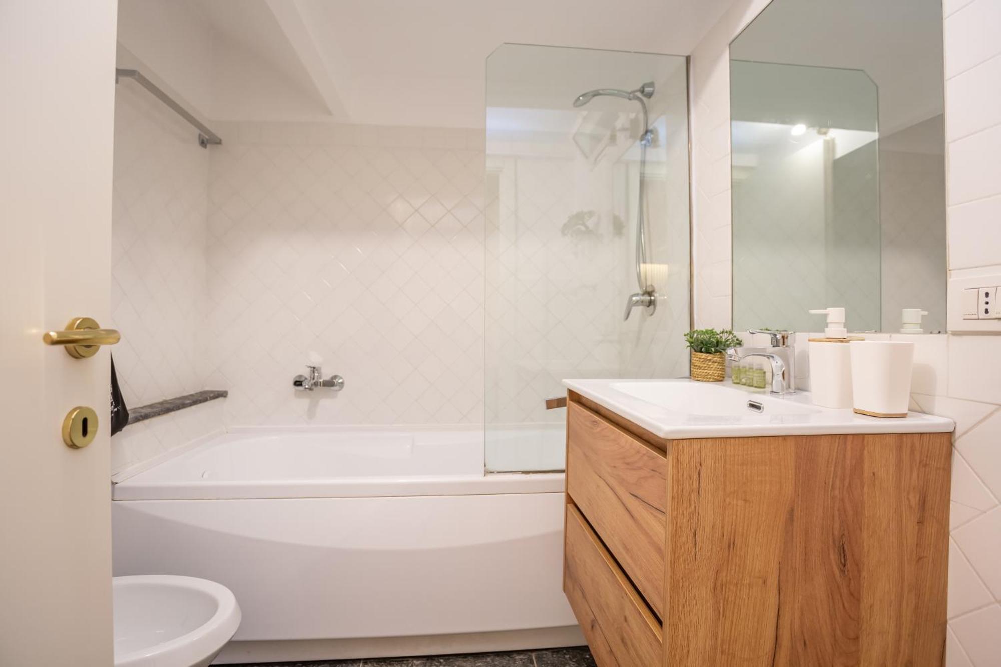Daplace - Iris Apartment โรม ภายนอก รูปภาพ